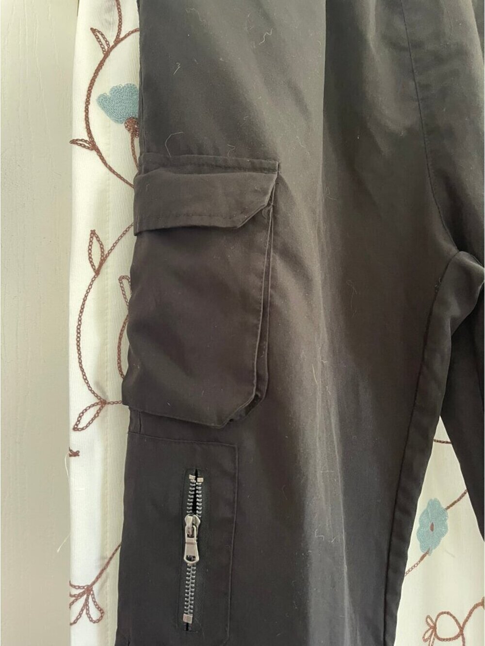 Boy's Sz 16 black cargo pants - Picture 10 of 11